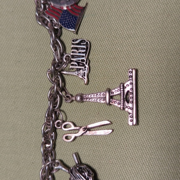 Silver Hallmark charm bracelet - Picture 4 of 5